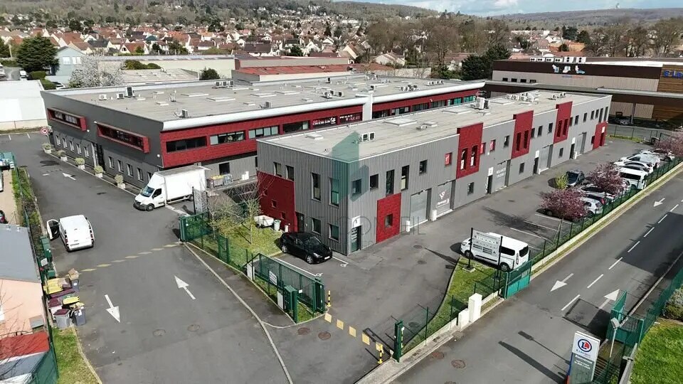 Flex in Saint-Leu-la-Forêt for lease Building Photo- Image 1 of 8