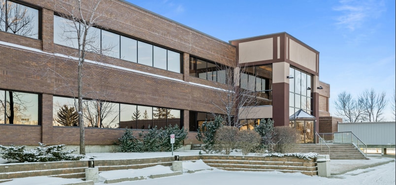 2609 15 St NE, Calgary, AB à louer Photo du bâtiment- Image 1 de 2