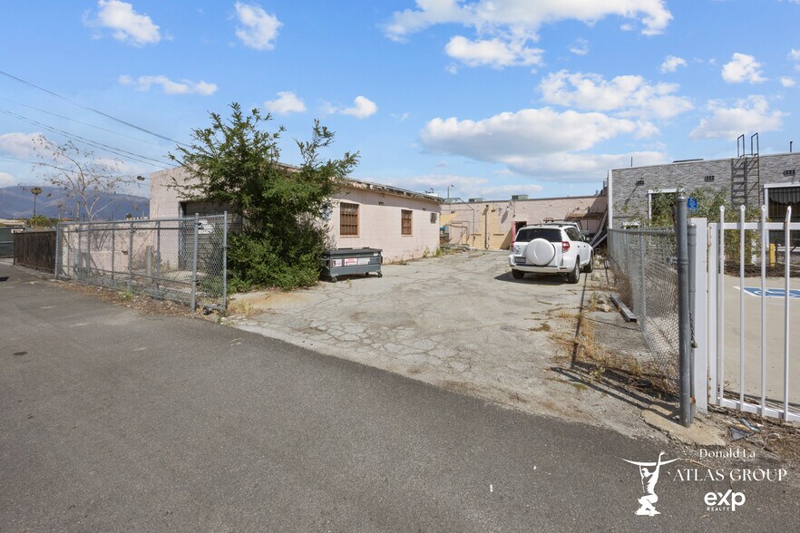 249 S San Gabriel Blvd, San Gabriel, CA à vendre - Photo du bâtiment - Image 2 de 7