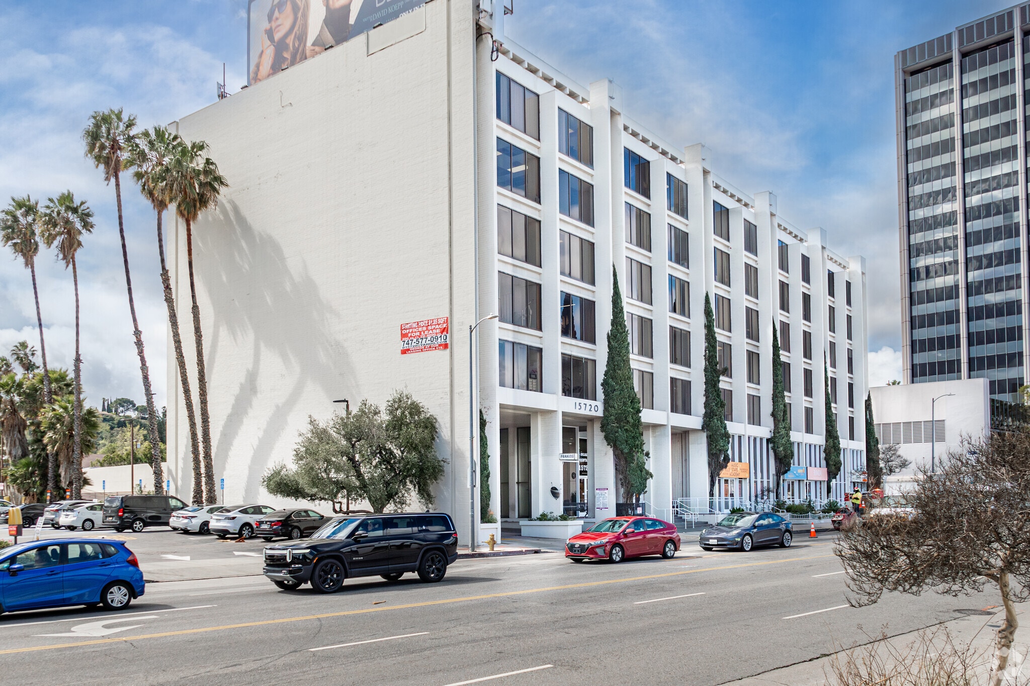 15720 Ventura Blvd, Encino, CA for lease Primary Photo- Image 1 of 15