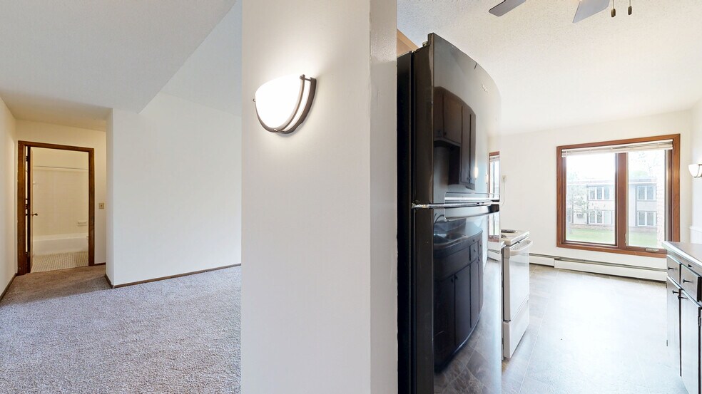 8949 Old Cedar Ave S, Bloomington, MN à vendre - Numérisation 3D de Matterport - Image 2 de 50