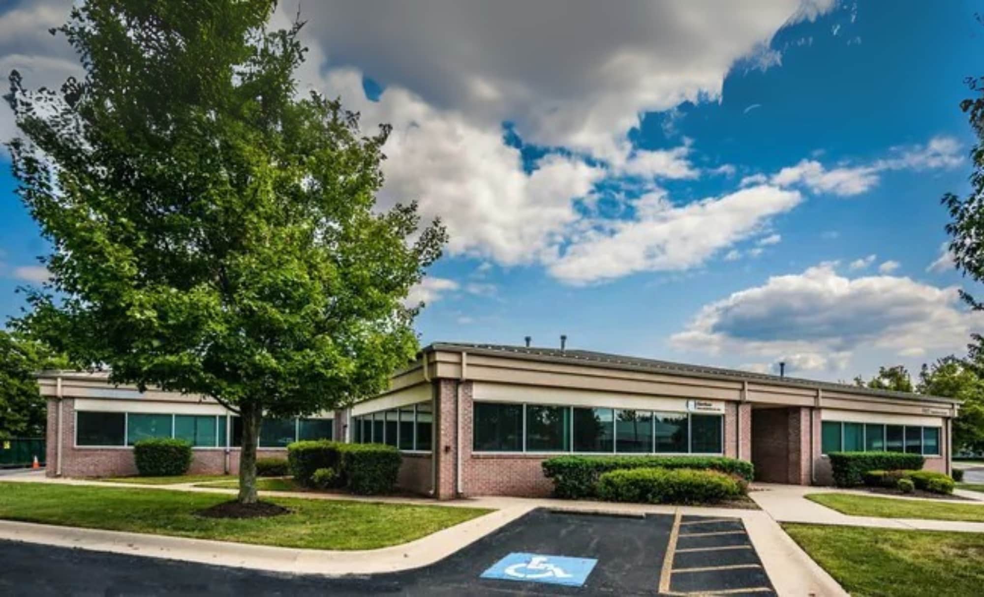 1005 Beau Terre Dr, Bentonville, AR for lease Interior Photo- Image 1 of 14