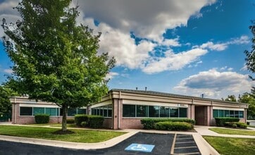 1005 Beau Terre Dr, Bentonville, AR for lease Interior Photo- Image 1 of 14