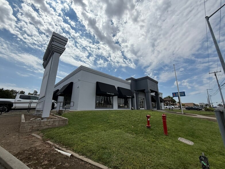 5130 Madison Ave, Sacramento, CA for sale - Building Photo - Image 2 of 24