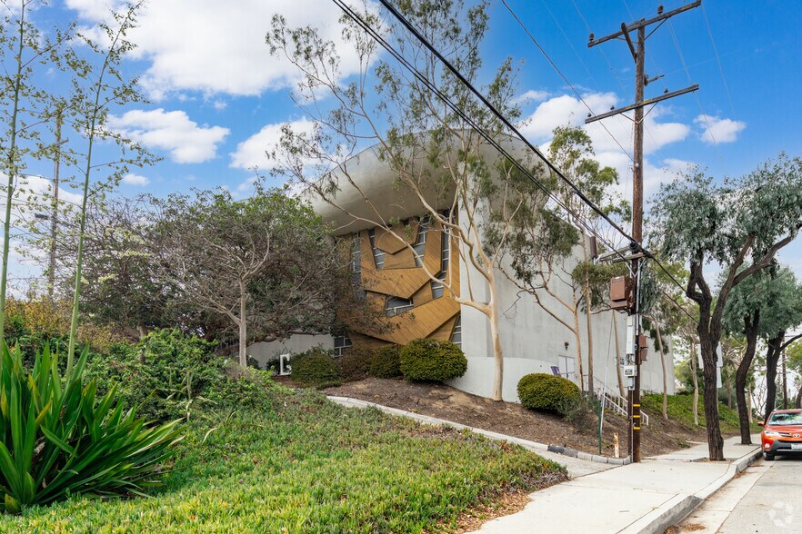 1101 Camino Real, Redondo Beach, CA à louer - Photo principale - Image 1 de 2