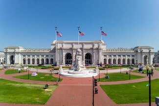 Plus de détails pour 40-60 Massachusetts Ave NE, Washington, DC - Commerce de détail à louer