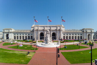 Plus de détails pour 40-60 Massachusetts Ave NE, Washington, DC - Vente au détail à louer