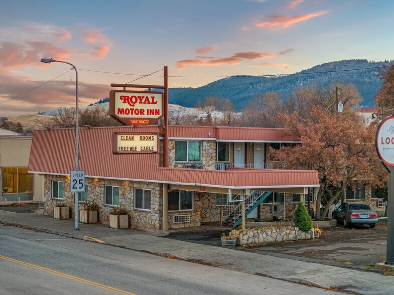 1510 Adams Ave, La Grande, OR à vendre - Photo du bâtiment - Image 2 de 31