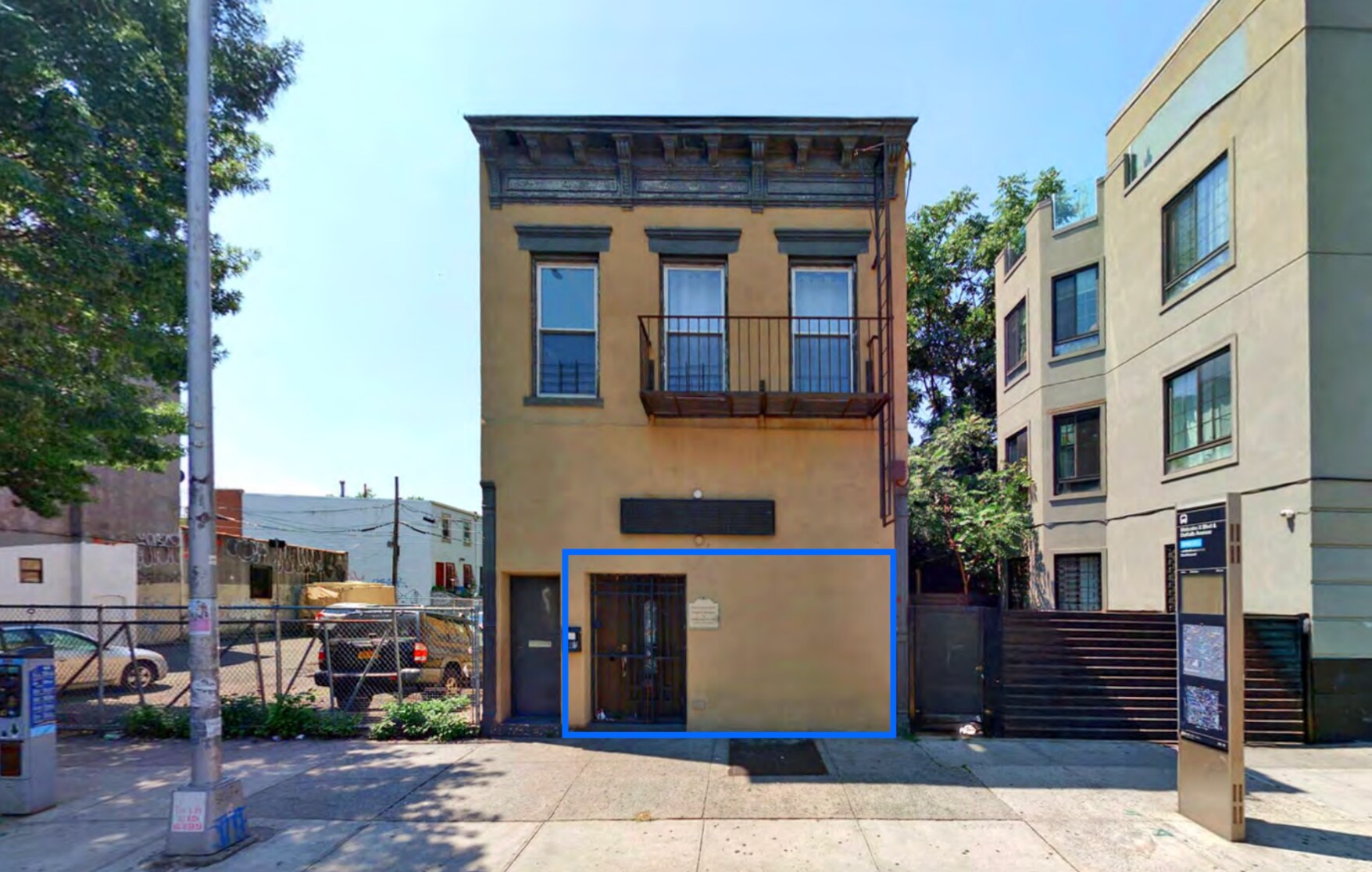 26 Malcolm X Blvd, Brooklyn, NY à louer Photo du bâtiment- Image 1 de 2