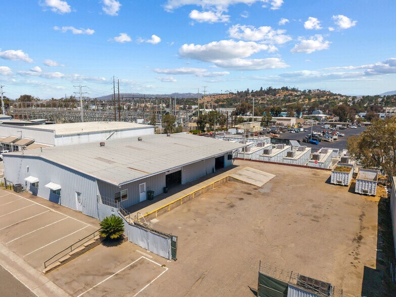 1916 Commercial St, Escondido, CA for lease - Building Photo - Image 1 of 4