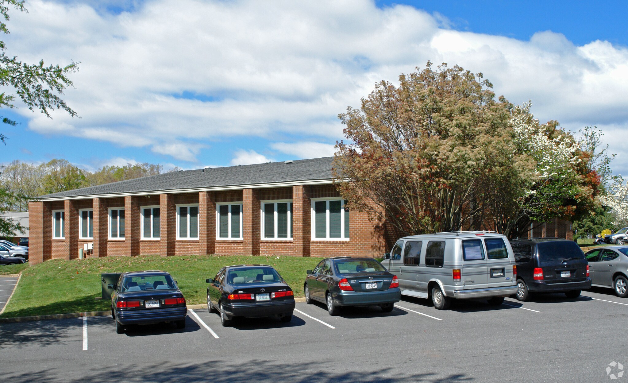 561-563 Southlake Blvd, Richmond, VA à louer Photo principale- Image 1 de 6