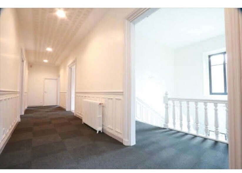 Office in Aubervilliers for lease - Interior Photo - Image 3 of 13