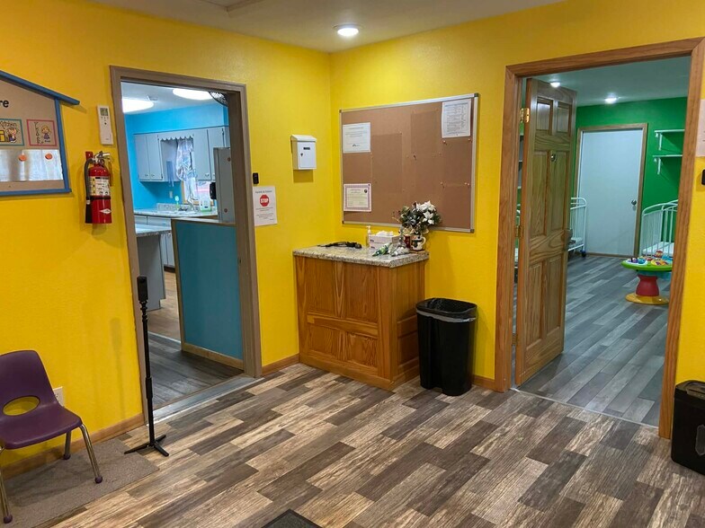 834 Truman St, Winner, SD à vendre - Photo du bâtiment - Image 3 de 31