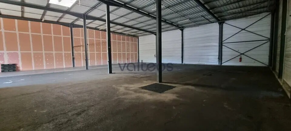 Office in Mondouzil for lease - Interior Photo - Image 2 of 7