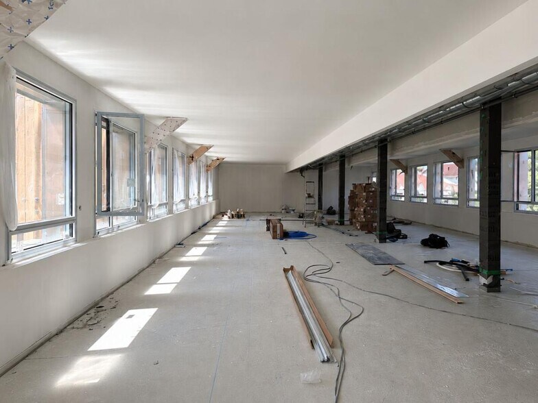 17 Rue Saint Michel, Lyon for sale - Interior Photo - Image 3 of 9