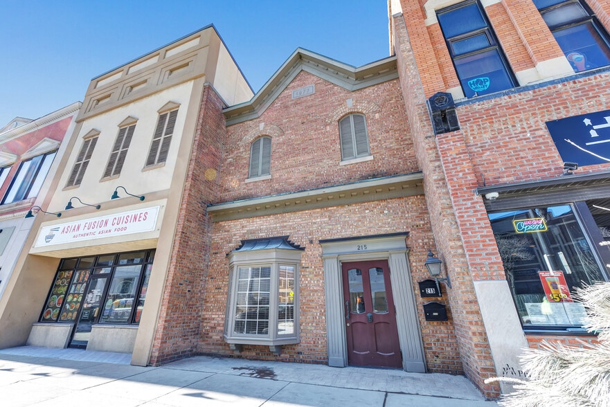 215 N Washington St, Green Bay, WI à vendre - Photo du bâtiment - Image 2 de 26