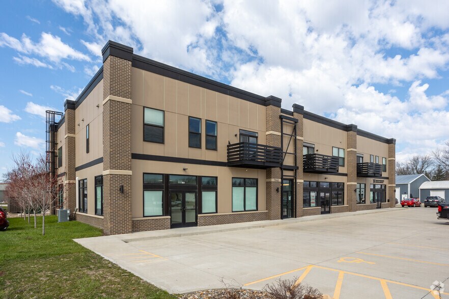 7040 NE 14th St, Ankeny, IA for sale - Building Photo - Image 1 of 4