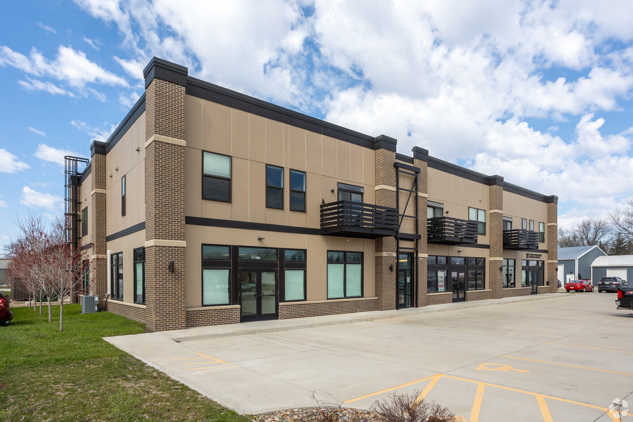 7040 NE 14th St, Ankeny, IA à vendre Photo du bâtiment- Image 1 de 5