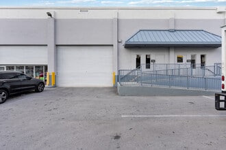 7950-7966 NW 14th St, Miami, FL à louer Photo du bâtiment- Image 1 de 17
