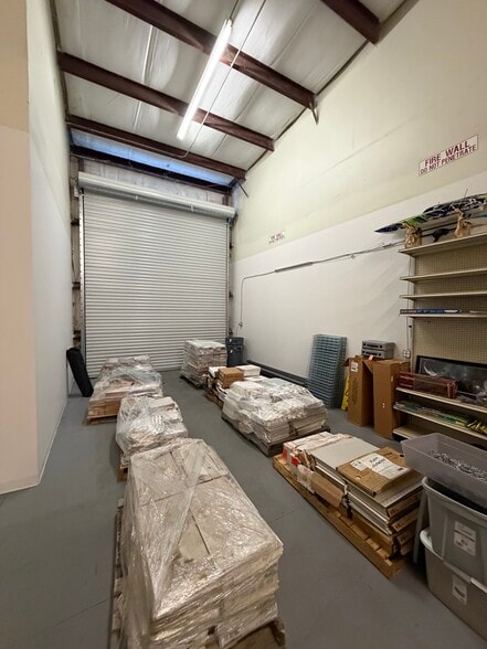 877 NE 27th Ln, Cape Coral, FL for lease - Building Photo - Image 3 of 9