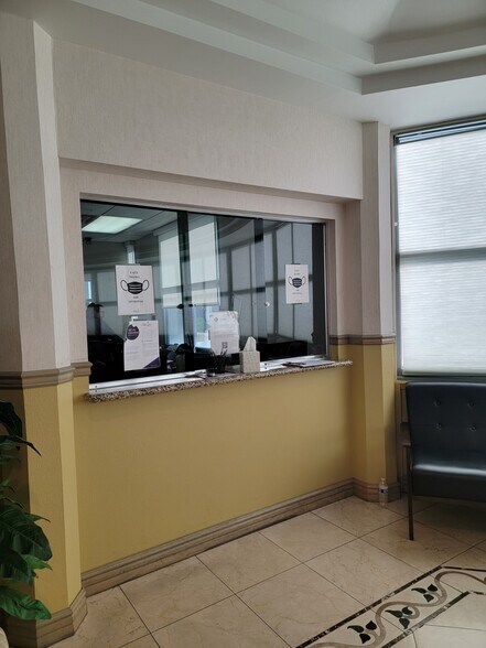 2800 N Tenaya Way, Las Vegas, NV à louer - Photo intérieure - Image 3 de 34