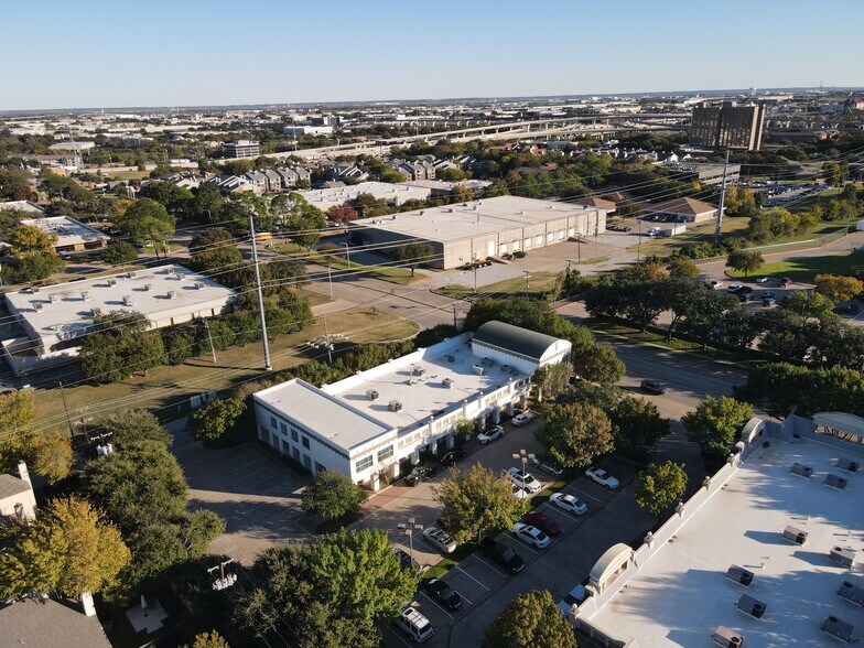 2233 Avenue J, Arlington, TX à louer - Photo du bâtiment - Image 3 de 5