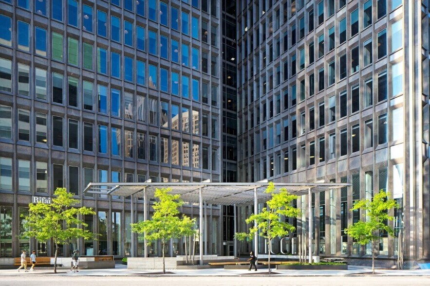 1001 Woodward Ave, Detroit, MI à louer - Photo du bâtiment - Image 2 de 9