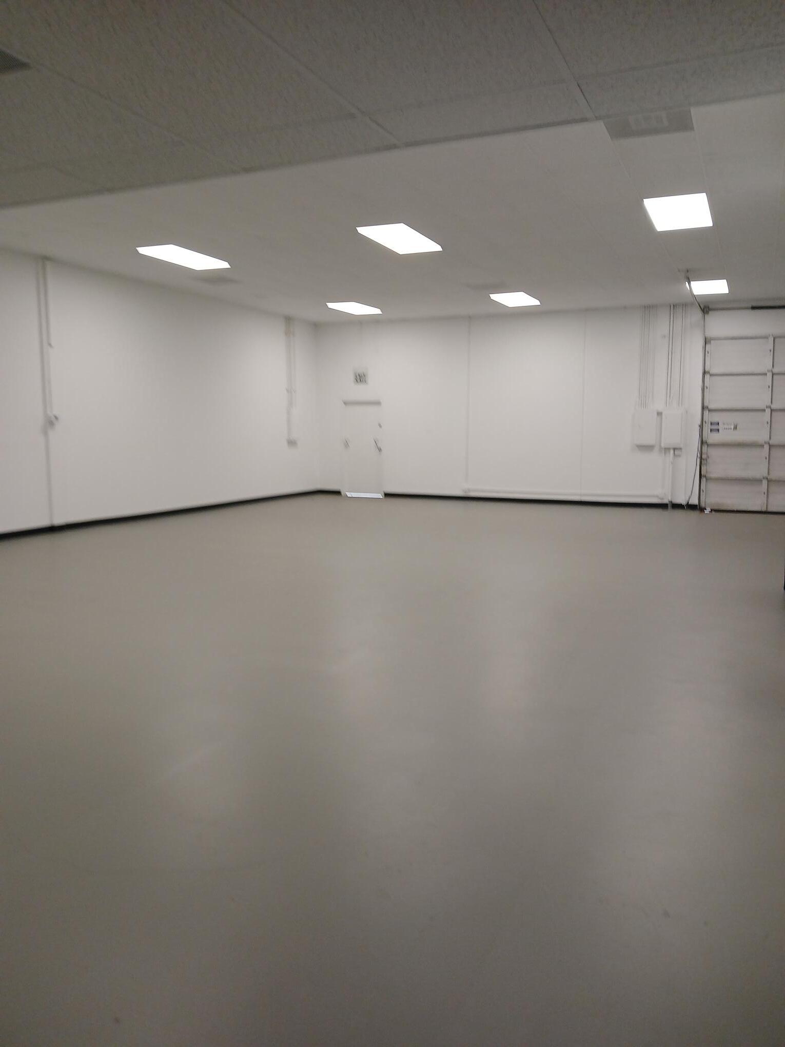3700 N Industry Ave, Lakewood, CA for lease Interior Photo- Image 1 of 7