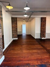 18 Rue Mesnil, Paris for lease Interior Photo- Image 2 of 8