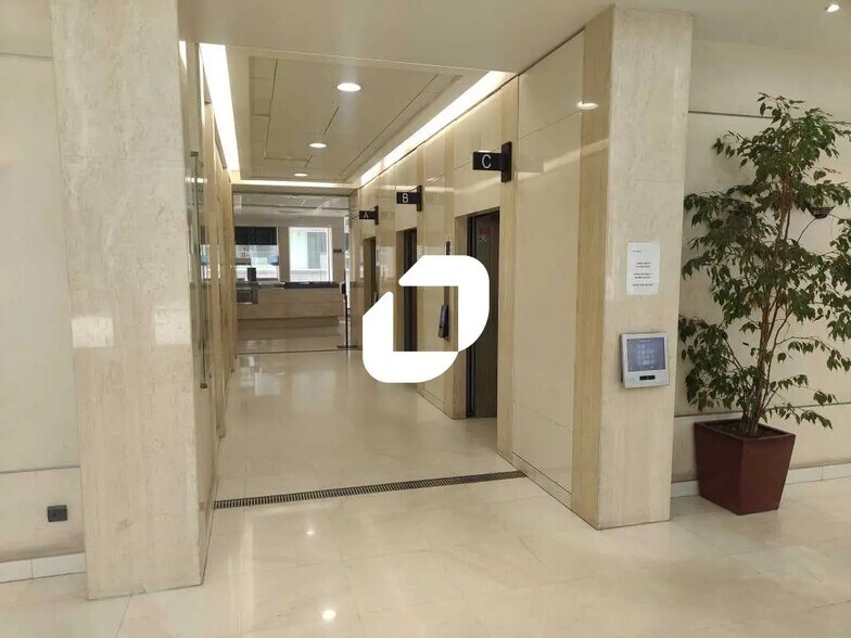 1-9 Place De La Pyramide, Puteaux for sale - Lobby - Image 3 of 10