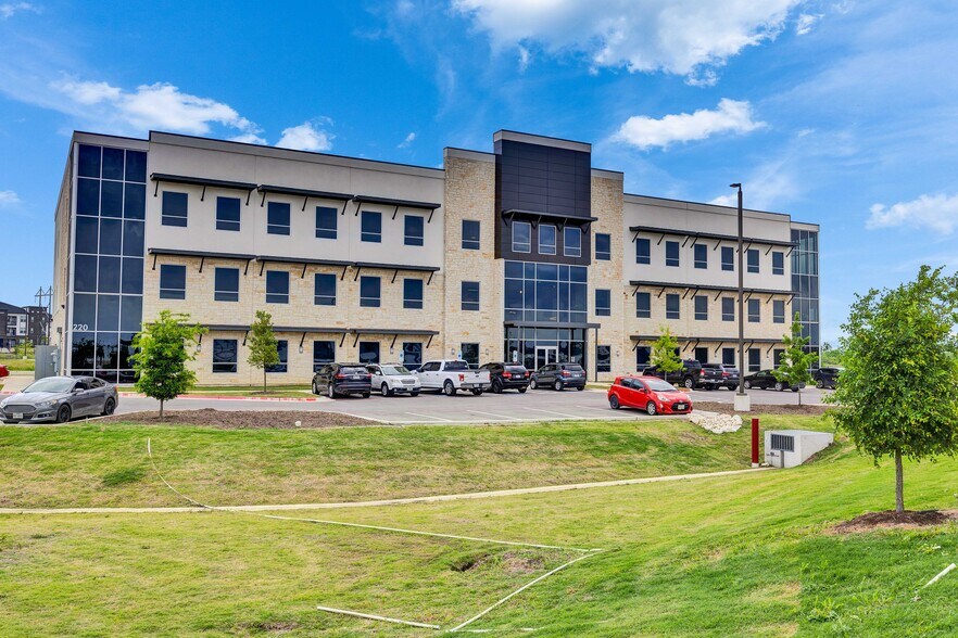 220 Opportunity Blvd, San Marcos, TX à vendre - Photo du bâtiment - Image 3 de 13
