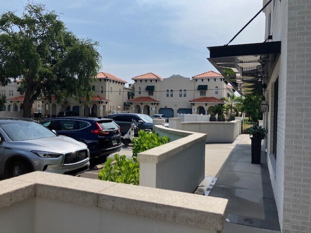 2011 W Cleveland St, Tampa, FL à vendre - Photo du bâtiment - Image 2 de 16