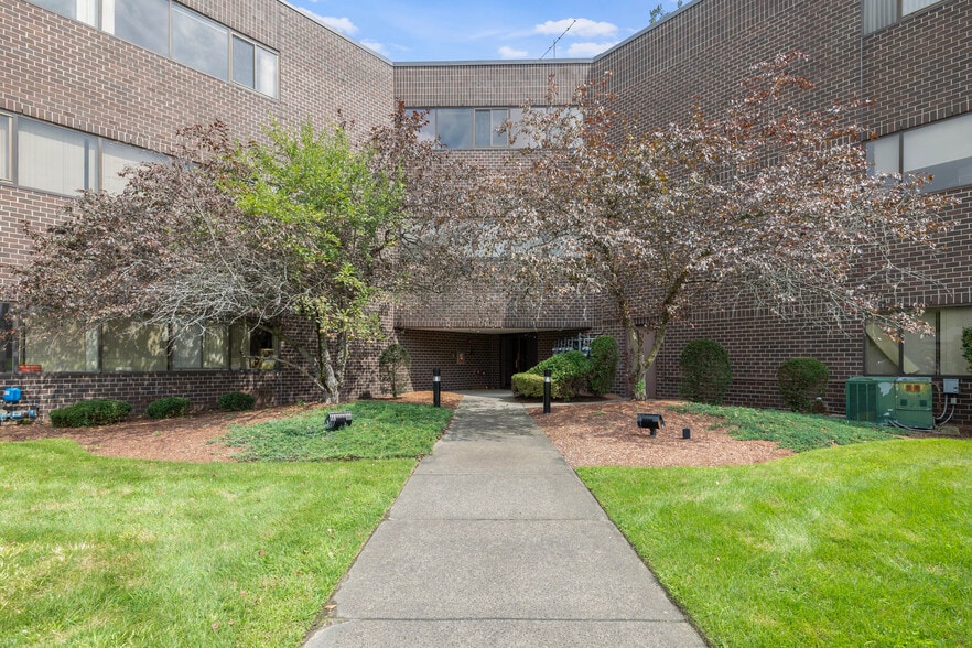 1 Olde North Rd, Chelmsford, MA for lease - Building Photo - Image 2 of 25