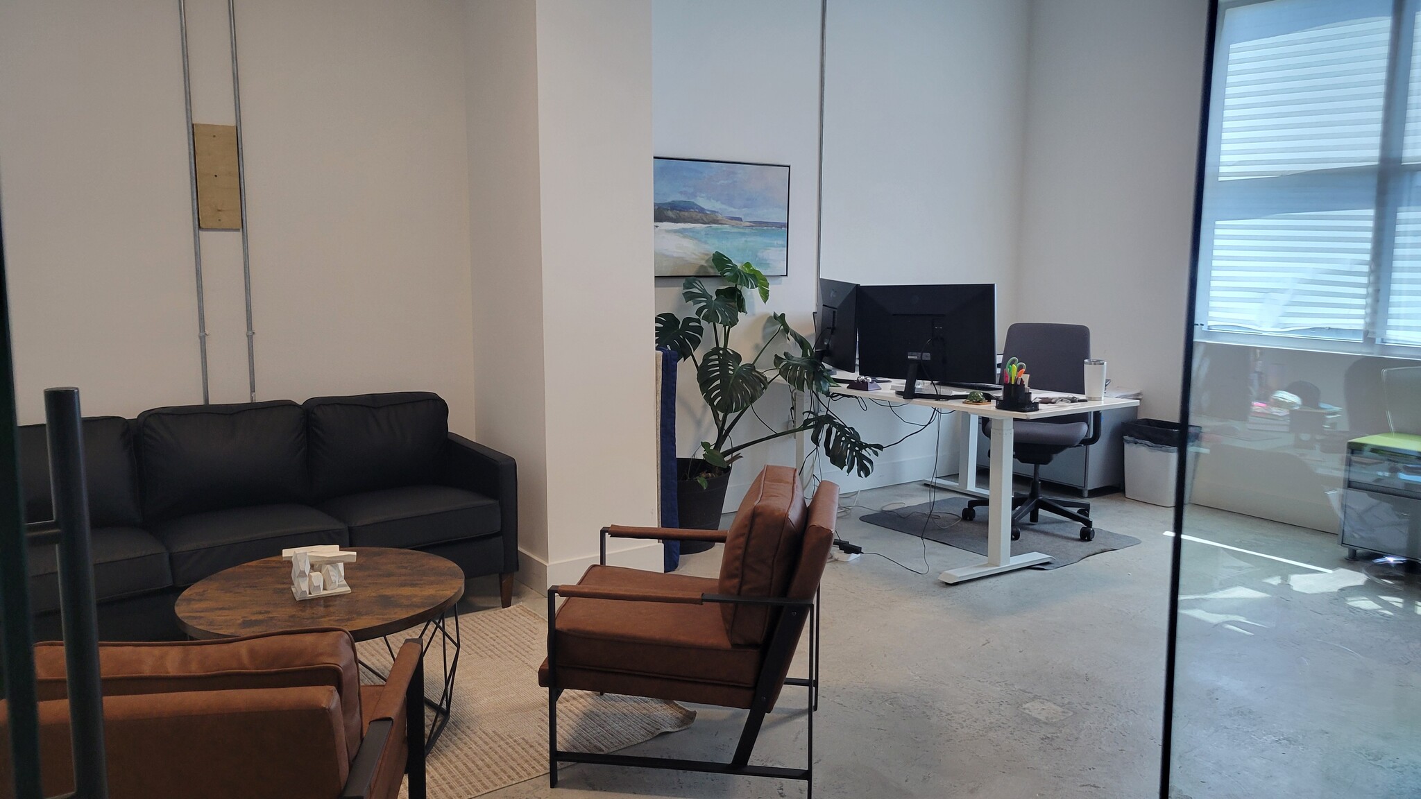 657 South Dr, Miami Springs, FL for lease Interior Photo- Image 1 of 11