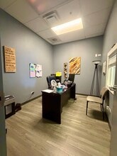 1520 Lake St, Roselle, IL for lease Interior Photo- Image 2 of 7