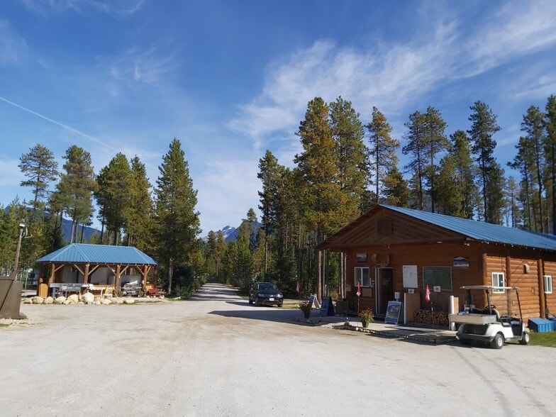 991 Frontage rd, Blue River, BC for sale - Other - Image 2 of 21