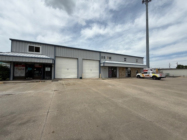 2300 W 31st St, Lawrence, KS à louer - Photo du bâtiment - Image 3 de 8