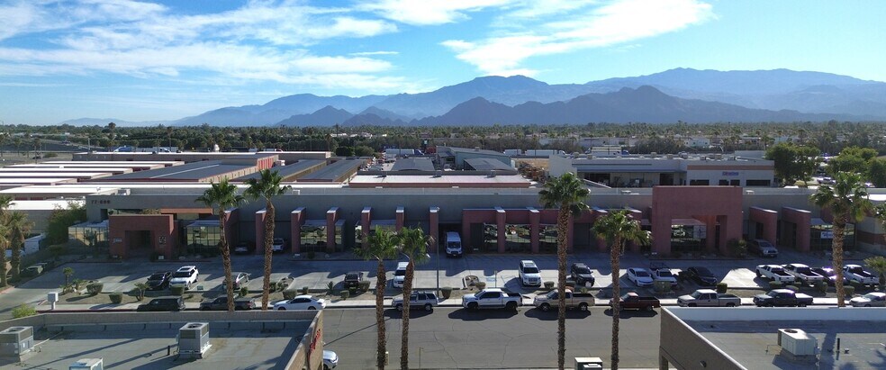 77-899 Wolf Rd, Palm Desert, CA à louer - Photo du bâtiment - Image 2 de 4