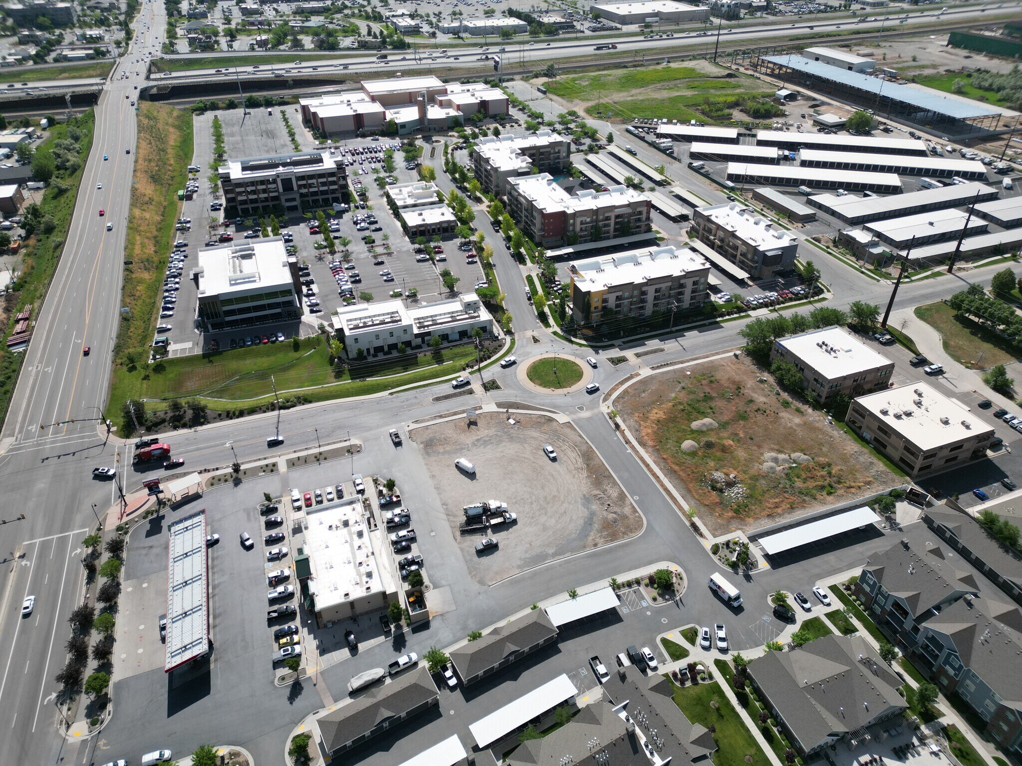 1250 W Legacy Crossing Blvd, Centerville, UT for lease Primary Photo- Image 1 of 5