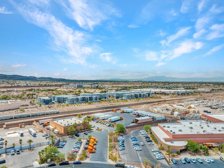 60 Corporate Park Dr, Henderson, NV for lease - Building Photo - Image 3 of 15
