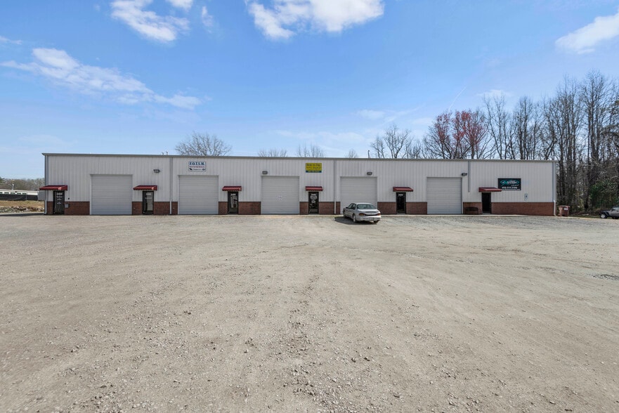 3484-3490 Cameron Dr, Sanford, NC for lease - Building Photo - Image 3 of 28