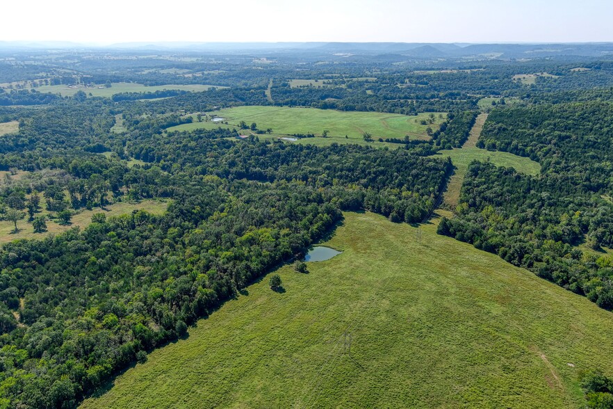 CR 211, Eureka Springs, AR à vendre - Photo du b timent - Image 3 de 14