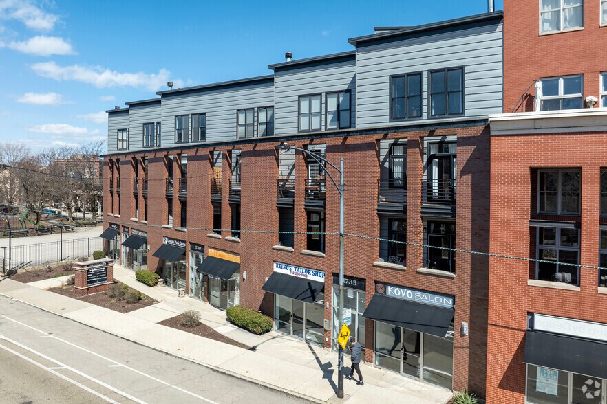 1729-1745 N Clybourn Ave, Chicago, IL à louer - Photo du bâtiment - Image 2 de 6