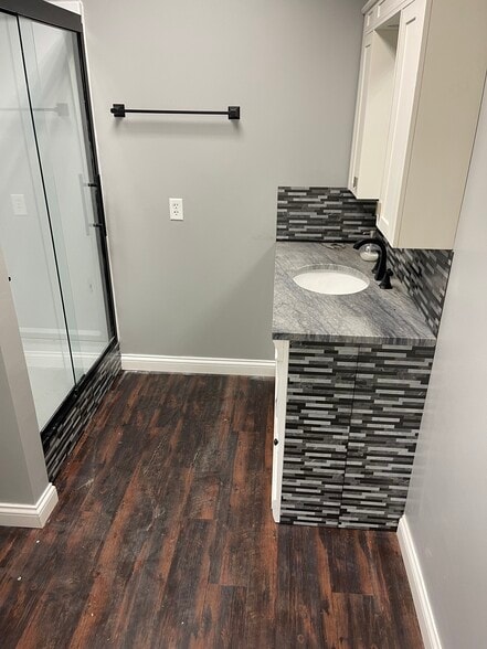 7032 N Dixie Dr, Dayton, OH à louer - Photo du bâtiment - Image 3 de 26