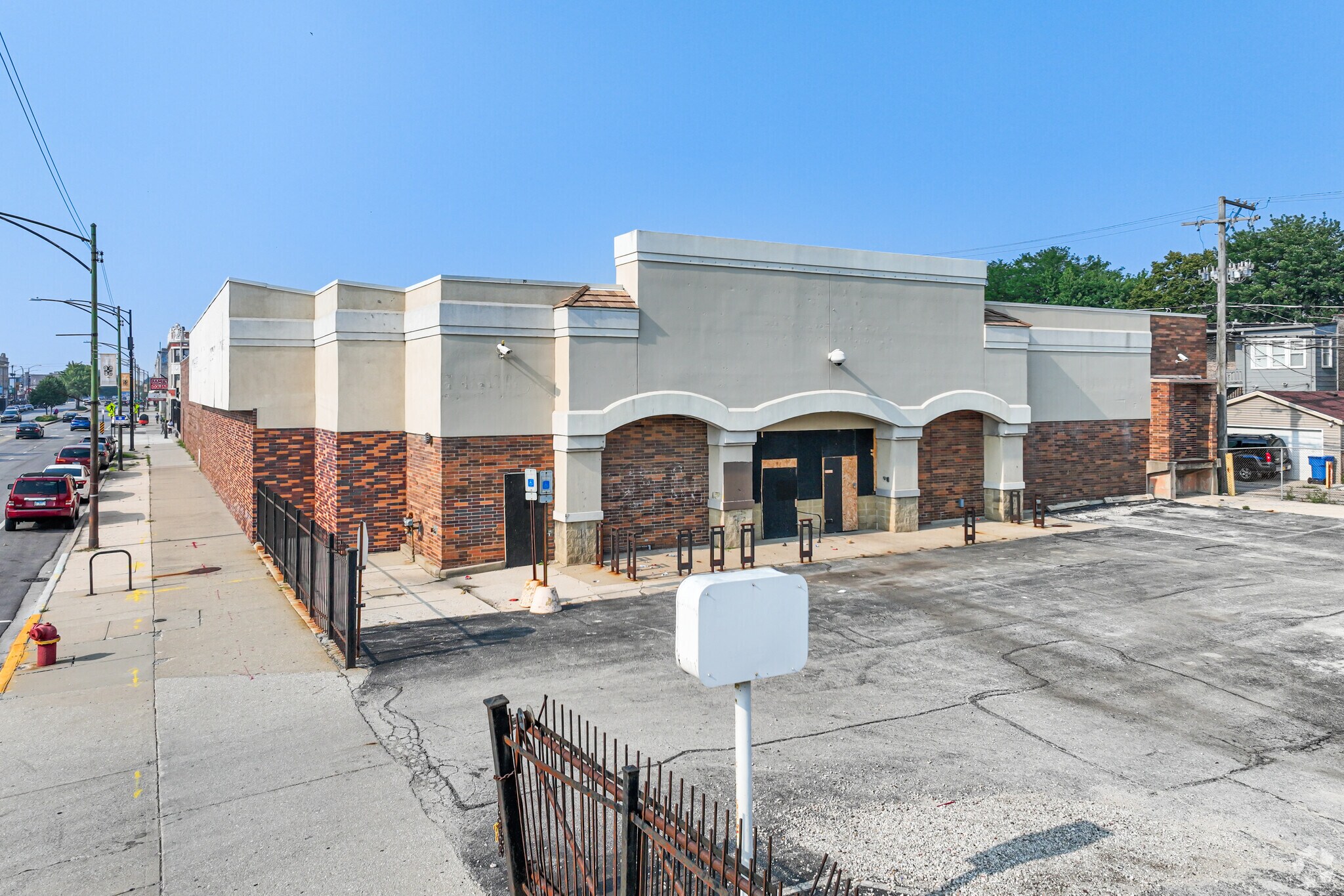 8025 S Ashland Ave, Chicago, IL for lease Primary Photo- Image 1 of 5