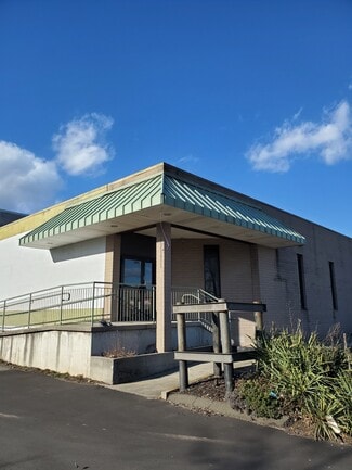 Plus de détails pour 240 Sargent Dr, New Haven, CT - Bureau à louer