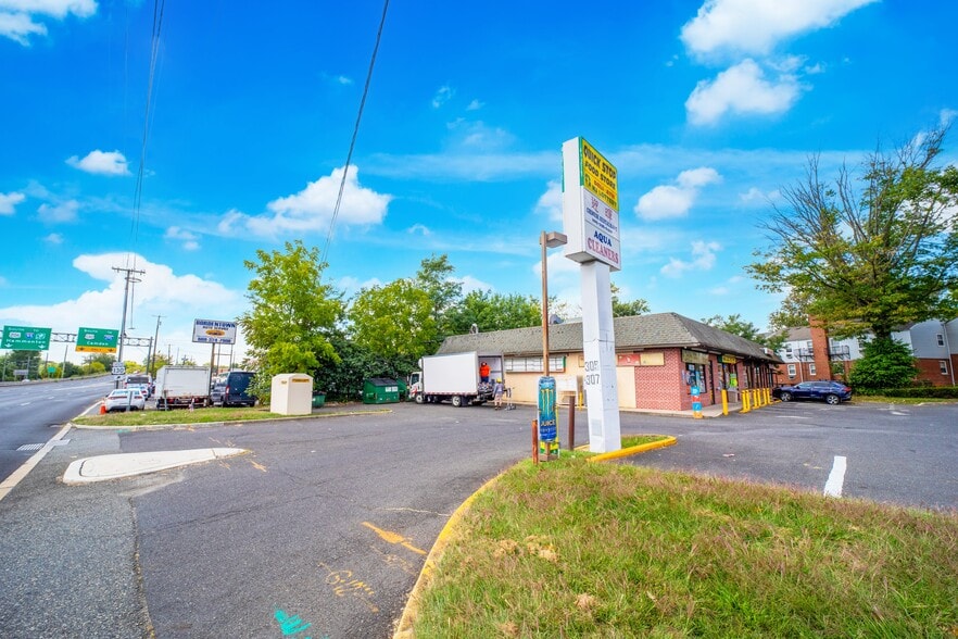 303 US Highway 130, Bordentown, NJ à vendre - Photo du bâtiment - Image 3 de 17