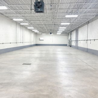 More details for 2420 E Oakton St, Mount Prospect, IL - Flex, Industrial for Lease