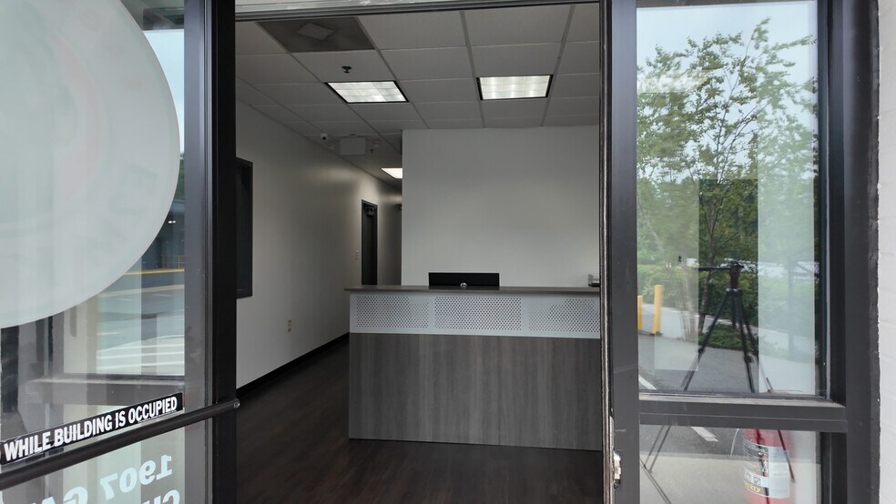 1907 Gateway Blvd, Charlotte, NC à vendre - Vidéo sur l’inscription commerciale - Image 3 de 72