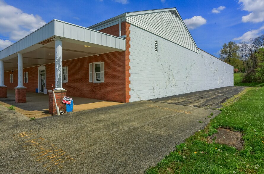 3210 Wilmington Rd, New Castle, PA à vendre - Photo du bâtiment - Image 3 de 56